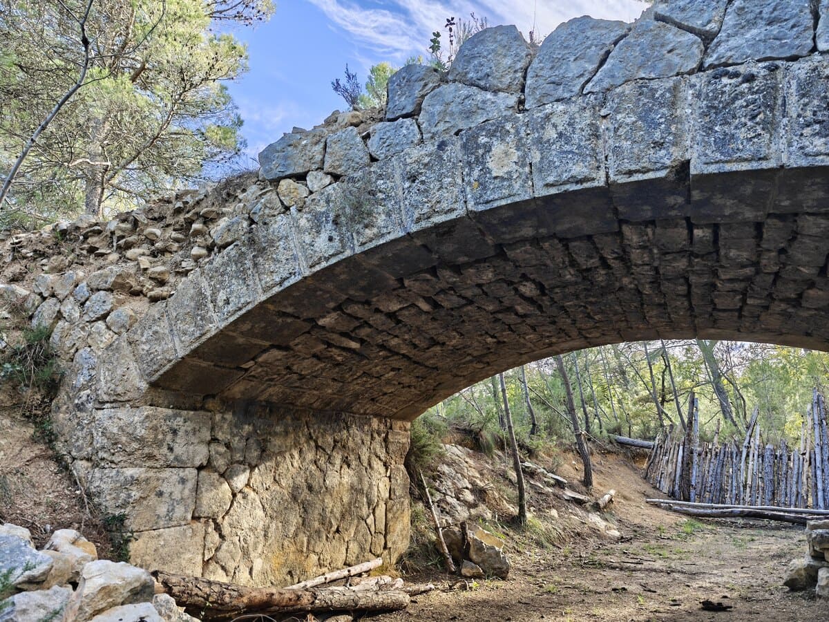 Détails coté Nord-Est du 1er pont du Canal du Verdon - 2025.