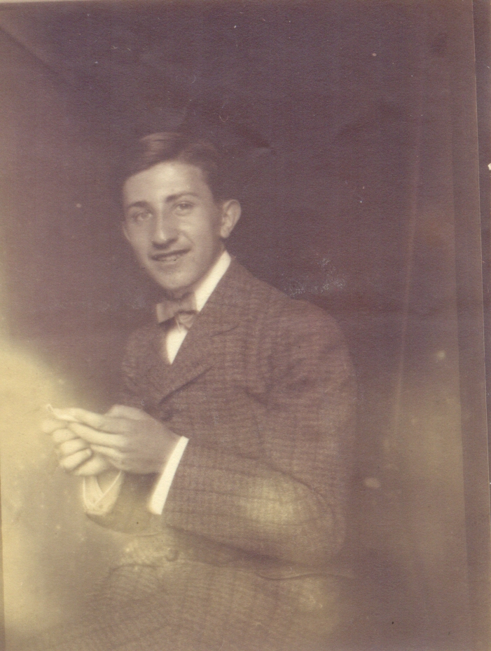 Émile Sicard, jeune médecin ©Domaine Saint-Antonin
